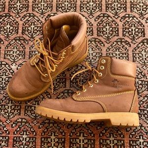 Timberland-like boots